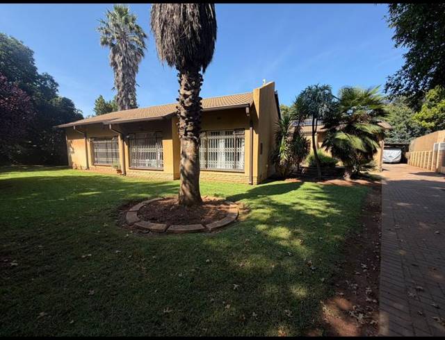 4 BEDROOM HOUSE FOR SALE IN GOLF PARK